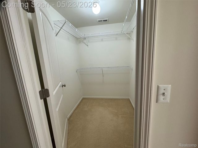 34086 Utica Road, Fraser, MI 48026