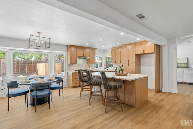 820 Ferdinand Court, Bakersfield, CA 93309