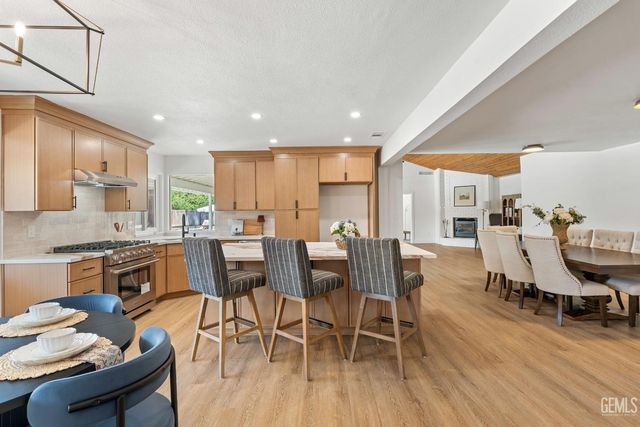 820 Ferdinand Court, Bakersfield, CA 93309