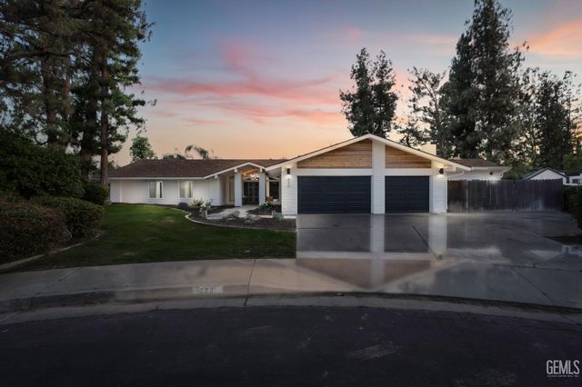 820 Ferdinand Court, Bakersfield, CA 93309