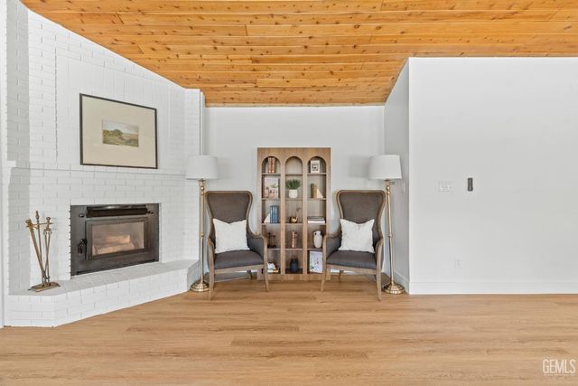 820 Ferdinand Court, Bakersfield, CA 93309