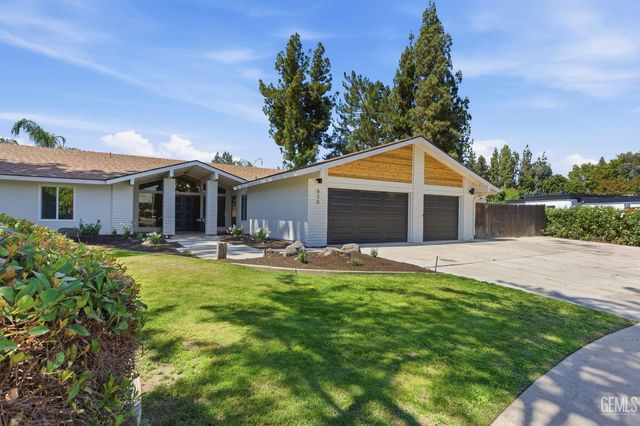 820 Ferdinand Court, Bakersfield, CA 93309