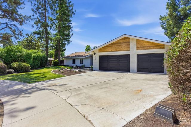 820 Ferdinand Court, Bakersfield, CA 93309