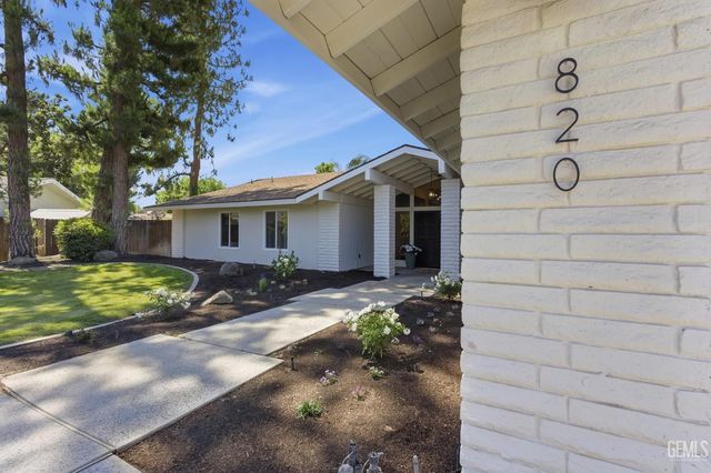 820 Ferdinand Court, Bakersfield, CA 93309