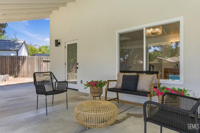 820 Ferdinand Court, Bakersfield, CA 93309