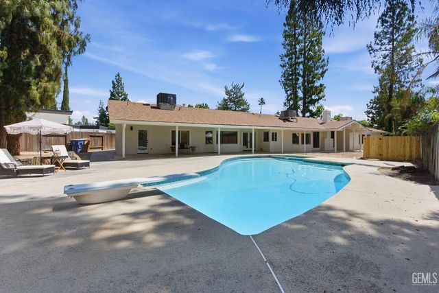 820 Ferdinand Court, Bakersfield, CA 93309