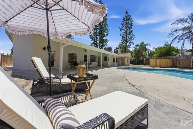 820 Ferdinand Court, Bakersfield, CA 93309