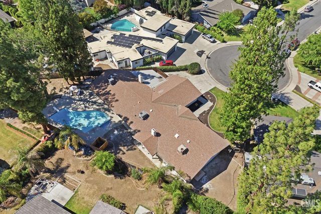 820 Ferdinand Court, Bakersfield, CA 93309