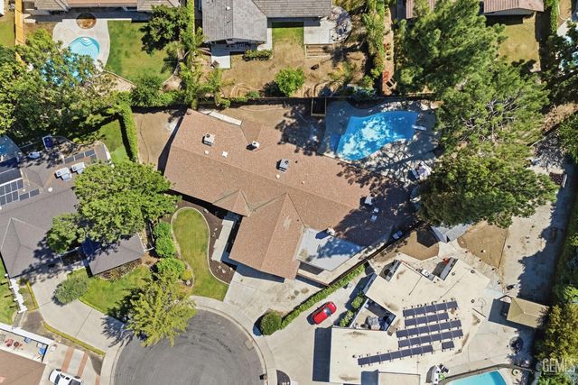 820 Ferdinand Court, Bakersfield, CA 93309