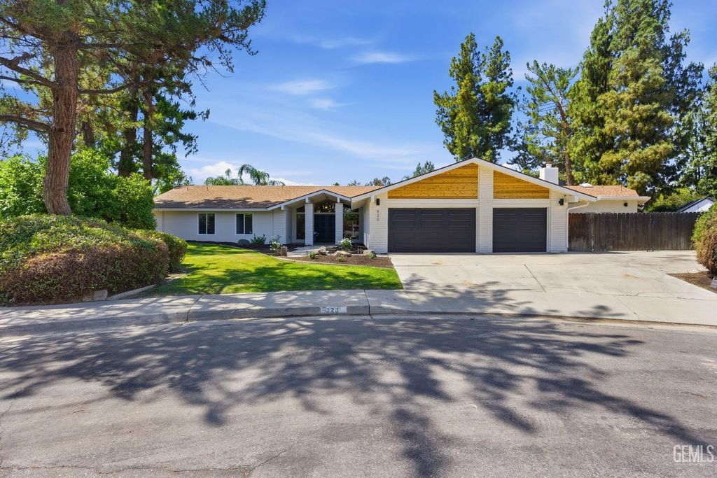 820 Ferdinand Court, Bakersfield, CA 93309