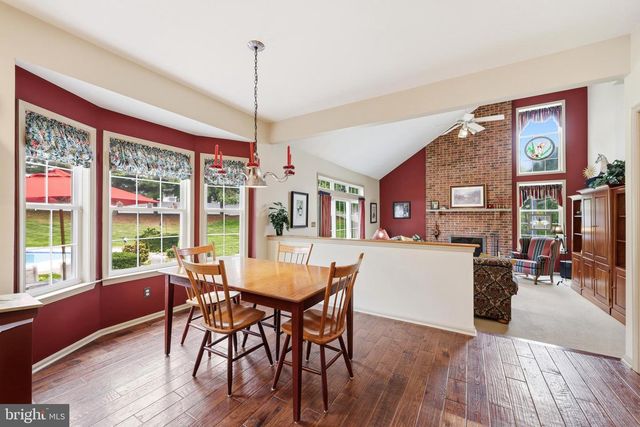 6 BLAKE CT, Sewell, NJ 08080
