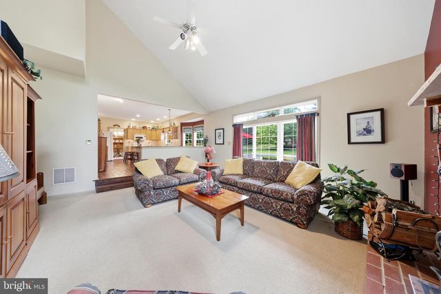 6 BLAKE CT, Sewell, NJ 08080