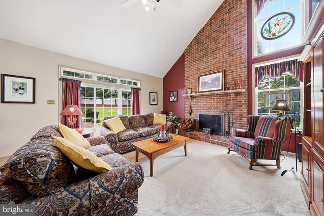 6 BLAKE CT, Sewell, NJ 08080