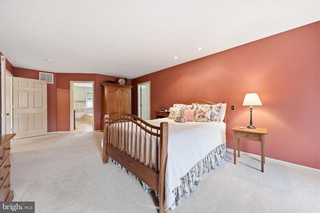 6 BLAKE CT, Sewell, NJ 08080