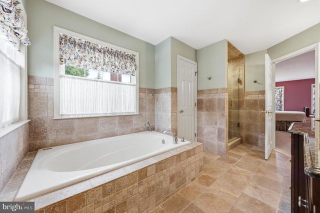 6 BLAKE CT, Sewell, NJ 08080