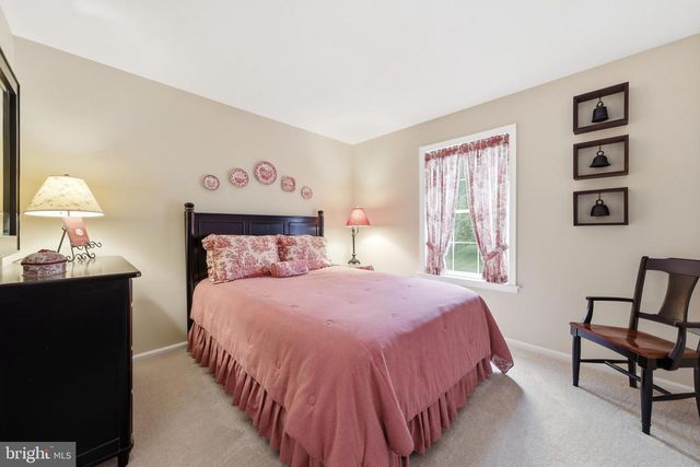 6 BLAKE CT, Sewell, NJ 08080