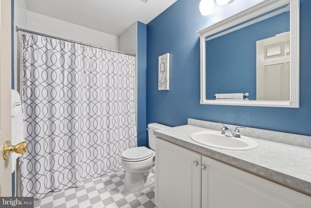 6 BLAKE CT, Sewell, NJ 08080