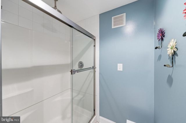 6 BLAKE CT, Sewell, NJ 08080