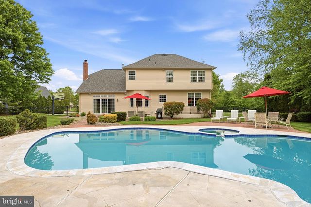 6 BLAKE CT, Sewell, NJ 08080