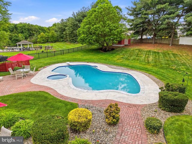 6 BLAKE CT, Sewell, NJ 08080