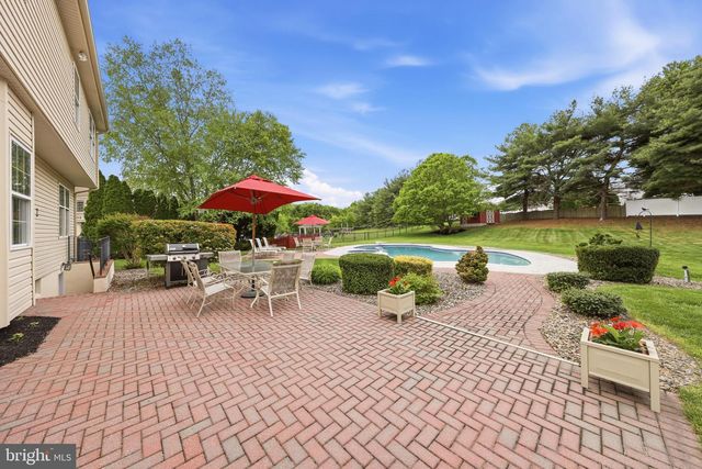 6 BLAKE CT, Sewell, NJ 08080