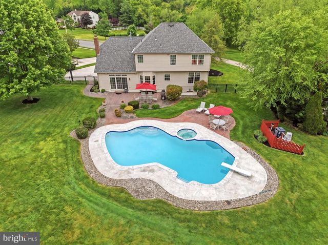 6 BLAKE CT, Sewell, NJ 08080
