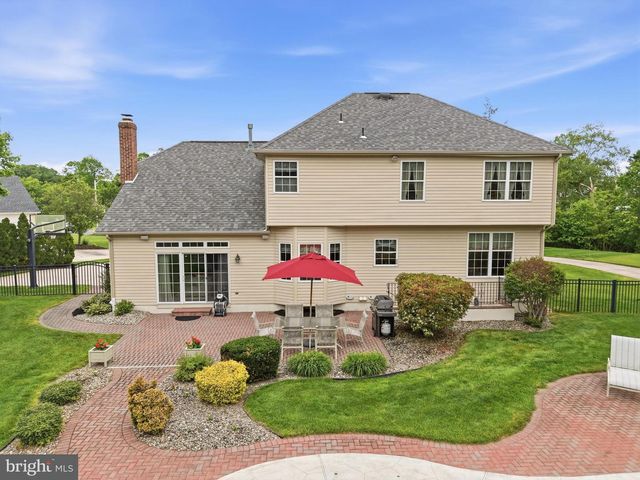 6 BLAKE CT, Sewell, NJ 08080
