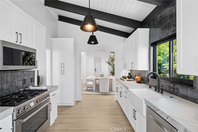 22332 Eagle Rock Way, Laguna Beach, CA 92651