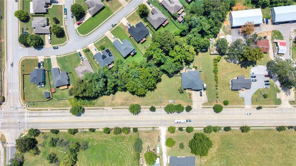 2983 Wagon Wheel Road, Springdale, AR 72762
