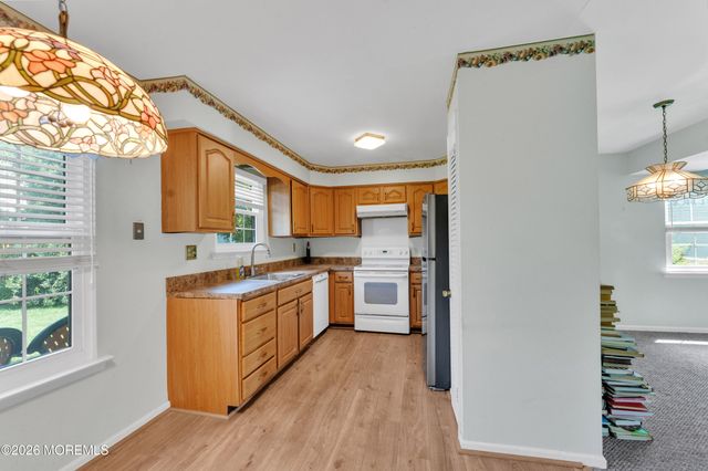17 Walton Court, East Brunswick, NJ 08816