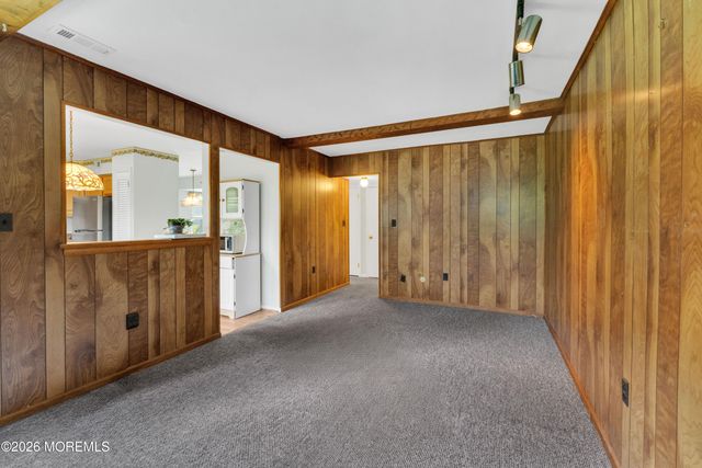 17 Walton Court, East Brunswick, NJ 08816