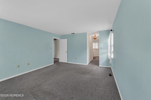 17 Walton Court, East Brunswick, NJ 08816