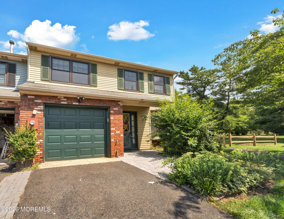 17 Walton Court, East Brunswick, NJ 08816