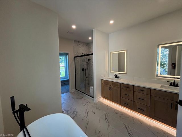 356 Ryder Cup Lane, Clemmons, NC 27012
