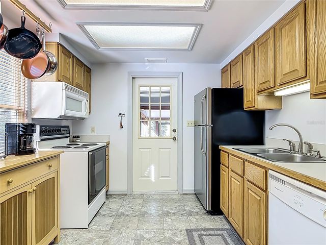 19534 FOX DEN LANE, Altoona, FL 32702