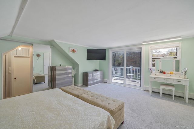 1989 William Floyd Parkway, Ridge, NY 11961