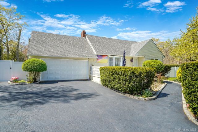1989 William Floyd Parkway, Ridge, NY 11961