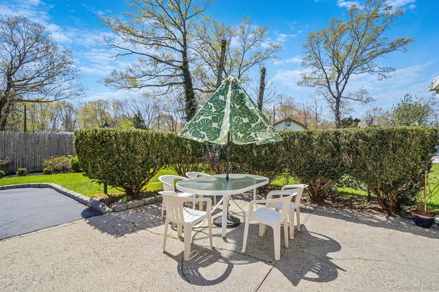 1989 William Floyd Parkway, Ridge, NY 11961