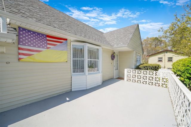 1989 William Floyd Parkway, Ridge, NY 11961