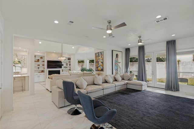 8002 N Circle Drive, Houston, TX 77071