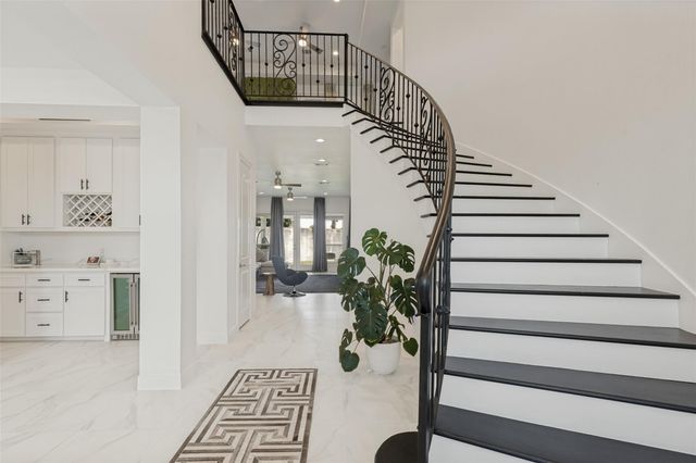 8002 N Circle Drive, Houston, TX 77071