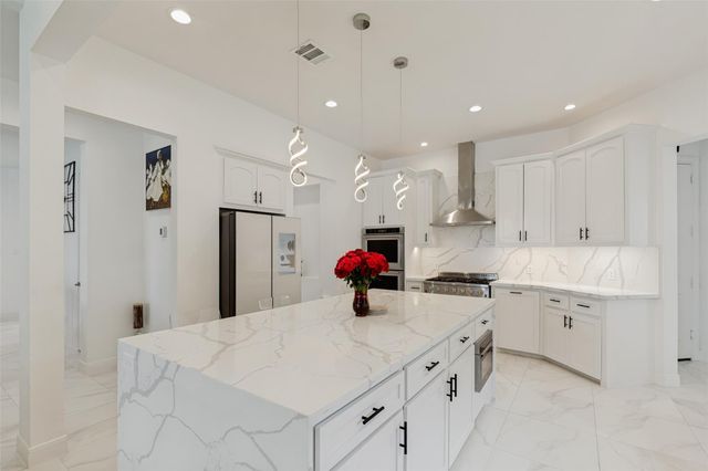 8002 N Circle Drive, Houston, TX 77071