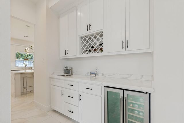 8002 N Circle Drive, Houston, TX 77071