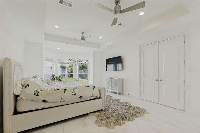 8002 N Circle Drive, Houston, TX 77071