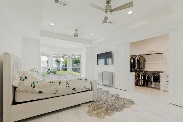 8002 N Circle Drive, Houston, TX 77071