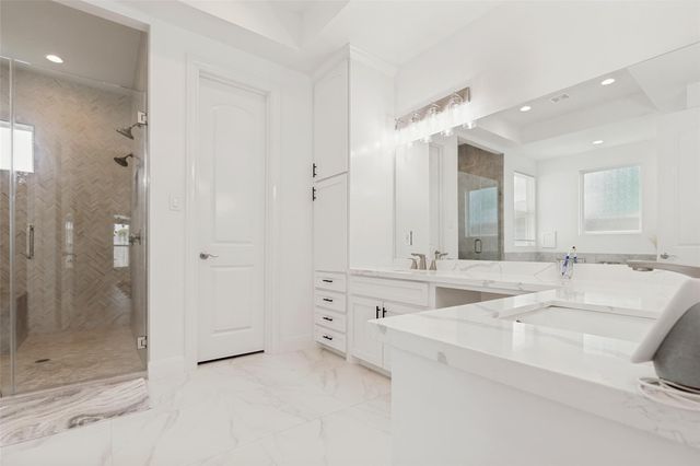 8002 N Circle Drive, Houston, TX 77071