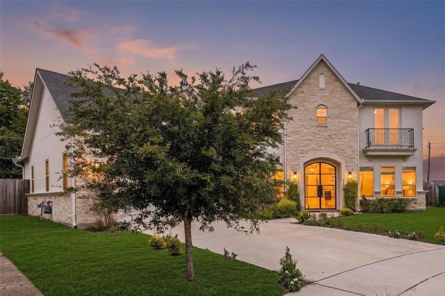 8002 N Circle Drive, Houston, TX 77071