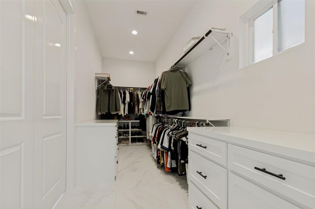 8002 N Circle Drive, Houston, TX 77071