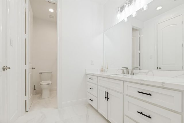 8002 N Circle Drive, Houston, TX 77071