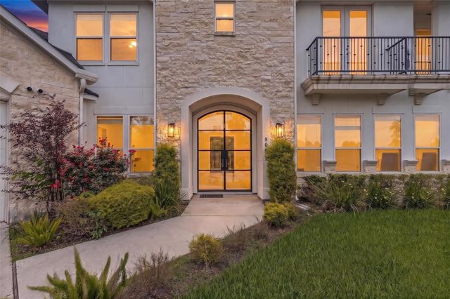 8002 N Circle Drive, Houston, TX 77071
